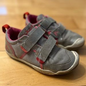 Girls Plae Shoes, Size 12 Kids